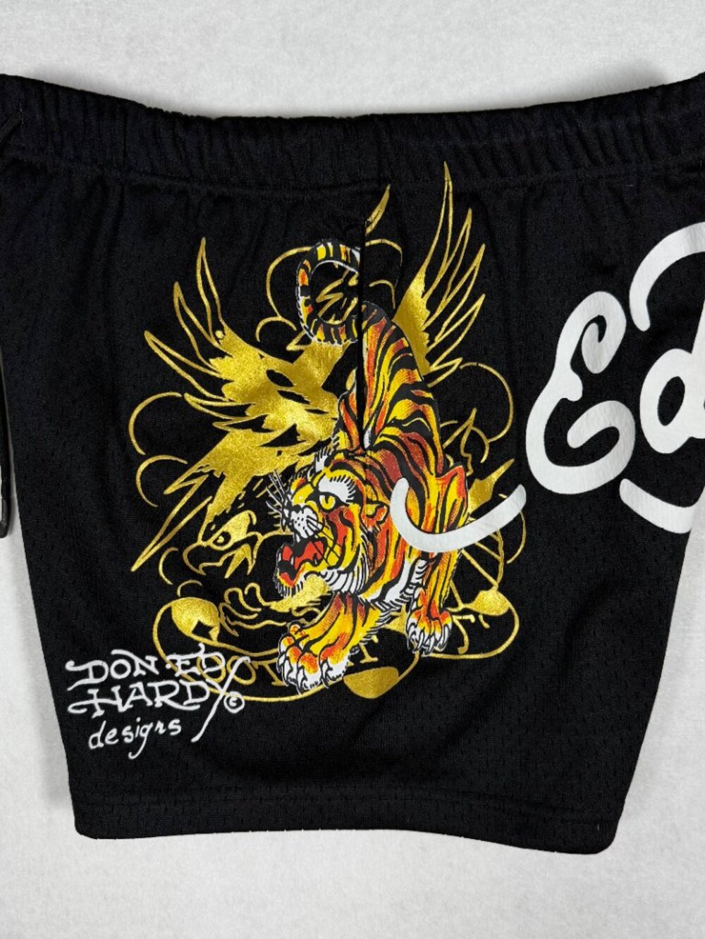 Ed Hardy Crawling Tigers Short Gently Worn print is in excellent condition Size: - Picture 6 of 11